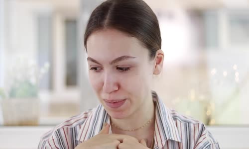 Duygu Özaslan 300 TL'lik Maskara Pahalı Ürünleri Deniyorum