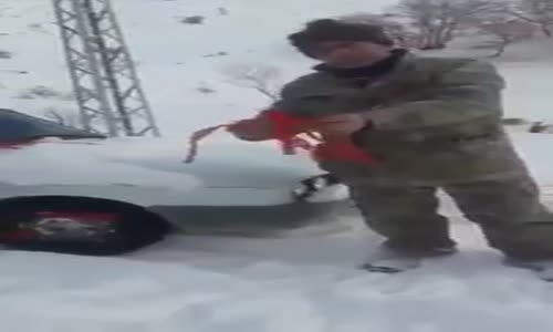 Plastik Kar Zinciri Kopan Dayının İsyanı