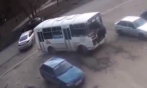 Otoparkta Kıç Kıça Kaza mı !