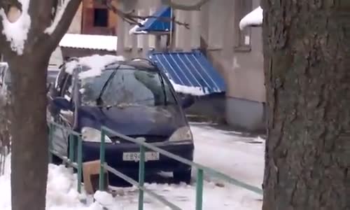 Kar Topu Atan Çocuklara Molotof Kokteyli Cevap...