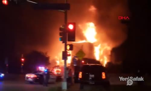 Tarihi Otel Yangında Kül Oldu