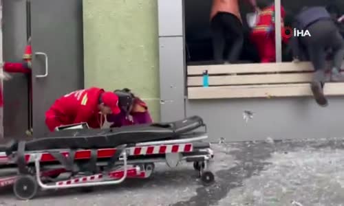 Ukrayna’da ilk yardım ekipleri çatışmanın ortasında kaldı 