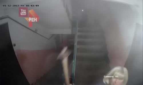 Apartman Kamerasına İçten İçe Kin Besleyen Teyzeler 