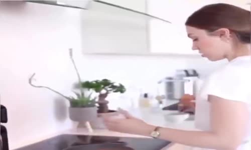 Nirgül Yeşilçay'ın, Duygu Özaslan’la Dalga Geçmesi 