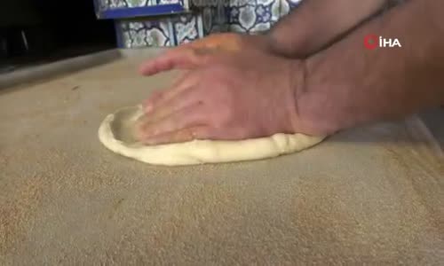 Osmanlıdan Günümüze Meşe Odununda Pişirilen Lezzet Pide 