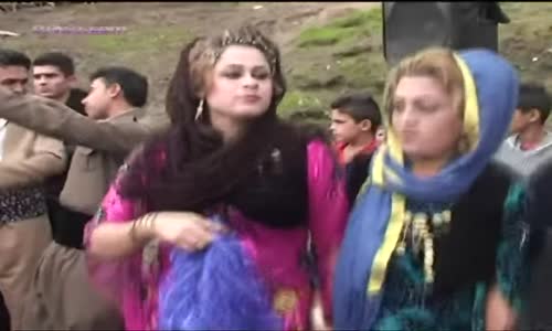 Halparke Rojhalat Part 1 هه لپه ركيى مه ريوانى - Govend Halay