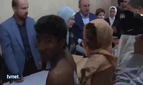 Emine Erdoğan Arakanlı Sığınmacılarla Yakından İlgilendi