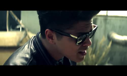 Bad Meets Evil - Lighters ft. Bruno Mars