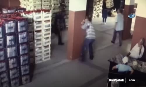 Sebze Ve Meyve Halindeki Korkunç Cinayet Anı