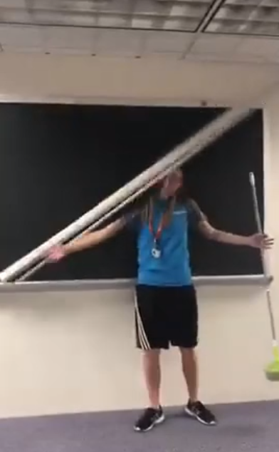 Sınıfı Temizlerken Kafayı Yaran Liseli