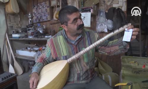 Saz Ustasından Kimlikli  Bağlamalar