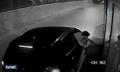 Arabadan İnmeden Otobüsten Mazot Çaldılar