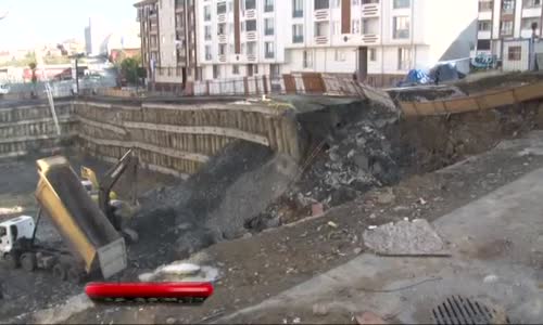 Esenyurt’ta Meydana Gelen Toprak Kaymasında 20 Bina Hasar Gördü