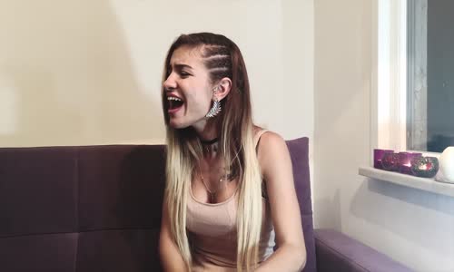 Feride Hilal Akın - Gözyaşlarım Anlatır