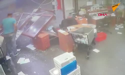 Beyrut'taki patlamada şok dalgasının gücü böyle görüntülendi 