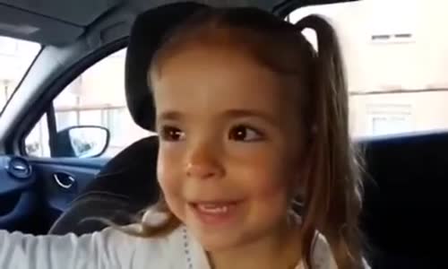 Kreşe Gitmek İstemeyen Küçük Kız Çocuğu Yürek Sızlatır