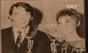 Esin Afşar'ın Jacques Brel İle Dario Moreno Ödülünü Alması izle