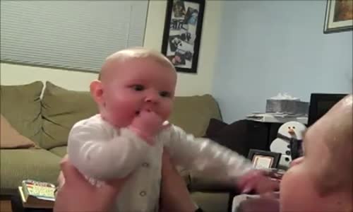 Elektrik Süpürgesinden Korkan Bebek