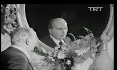 Münir Nurettin Selçuk-Bülbül Ahengini Gül Rengini Senden Alır izle 