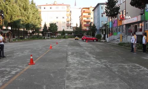 Trabzonlu öğrenciler 1 TL ile 100 kilometre giden elektrikli araç yaptı