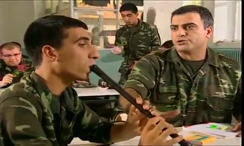 Emret Komutanım - Kerim Asteğmen Hamza'ya Öğretmenlik Yaptı Ortalık Karıştı