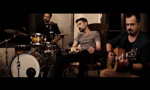 Raviş - Güzel Kadın (Akustik)