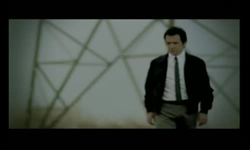  Uğur Arslan   Her Şey Vatan İçin