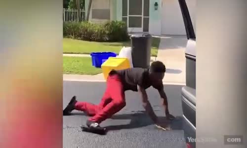 Yeni Akıma Ayak Uyduran Adama Araba Çarptı