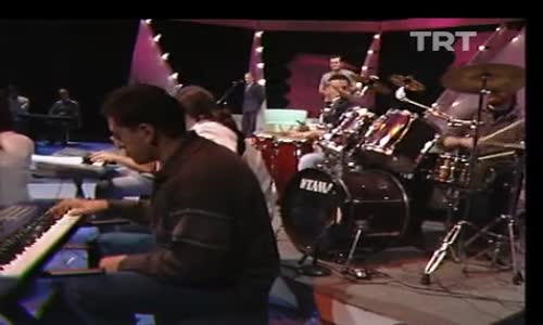 Edip Akbayram-Adaletin Bu Mu Dünya izle