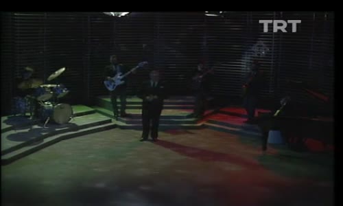 Tanju Okan-Allı Turnam Bizim Ele Varırsan izle