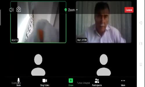 Online Dersi İlahi ile Trolleyen Öğrenci