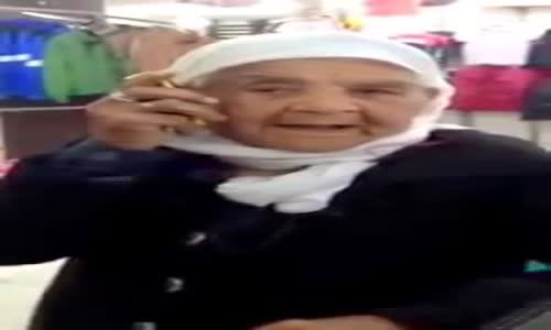 Ninelerin Telefonda Birbirlerine Giydirmesi