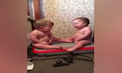 Bebeklerin Gülümseten Halleri