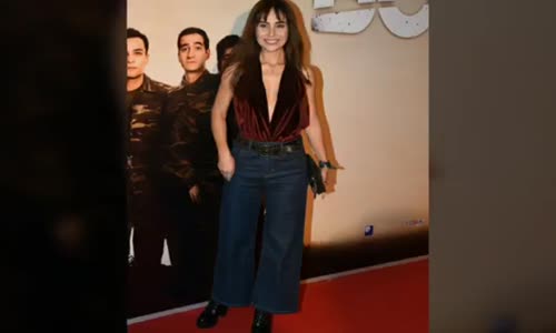 Ünlü Şarkıcı Geceye Böyle Geldi