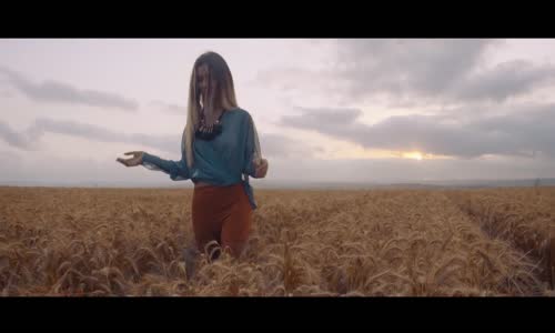 Feride Hilal Akın feat. Enbe Orkestrası - Bilir mi