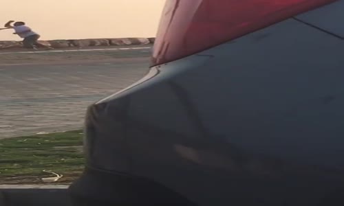 Sarhoşların Birinin Ayırmasını Beklercesine Kavga Etmesi