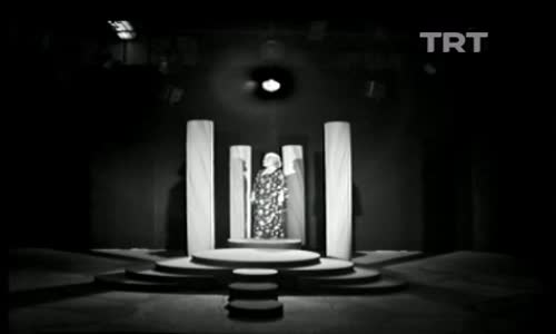 Hamiyet Yüceses-Bakmıyor Çeşmi Siyah Feryade