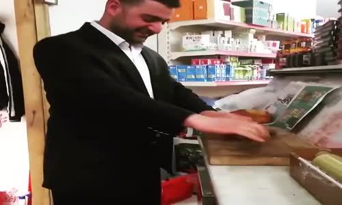 Bakkaldan Nusret Taklidi