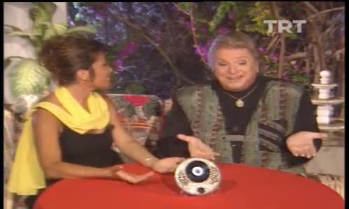 Zeki Müren'in İnzivaya Çekilme Sebepleri izle