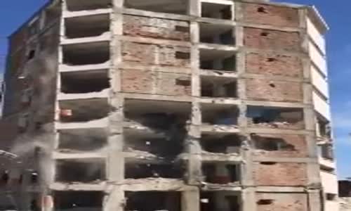 Korna Çalarak Bina Yıkan Dayı 