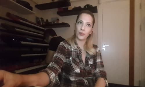 Müge Zümrütbel - Hep Böyle Kal