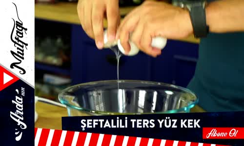 Meyveli Yumuşak Kek Şeftalili Ters Yüz Kek Tarifi  