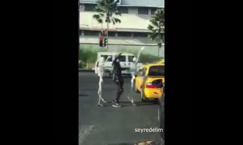 İskeletler Nasıl Oyun Havası Oynuyor İzle