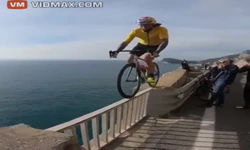 Adrenalin Tutkunu Bisiklet Akrobatı