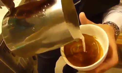 Kahve üzerinde Şekil Yapma