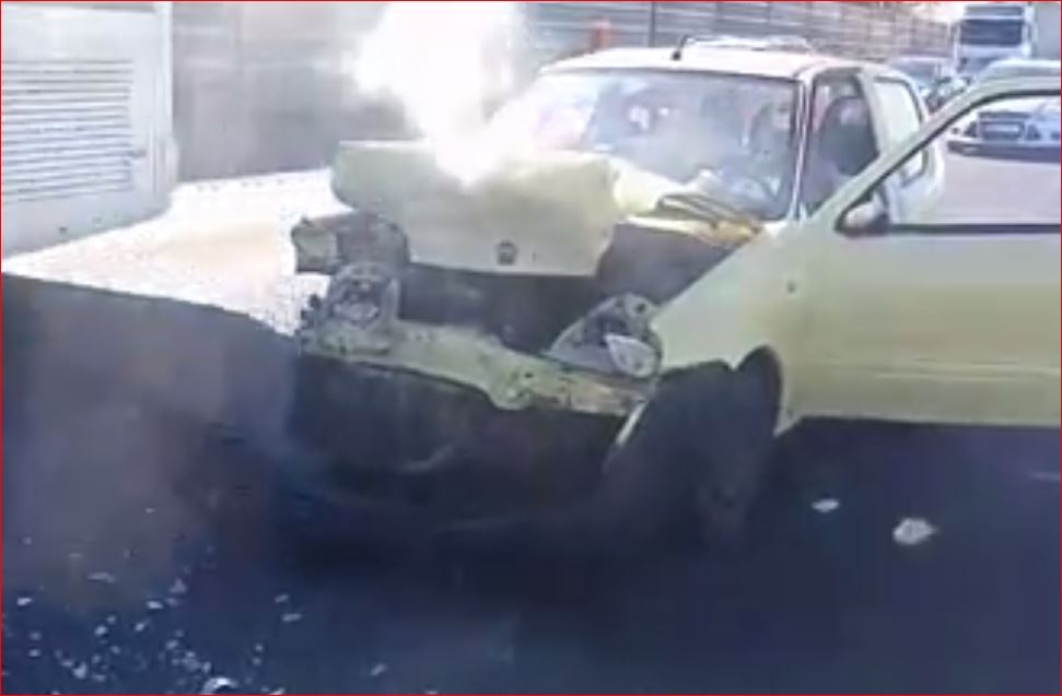 Volvo'ya Arkadan Çarpan Fiat Seicento