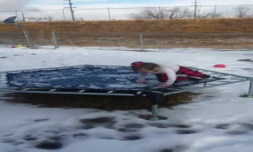 Donmuş Tramboline Atlayınca Taklaya Geldi