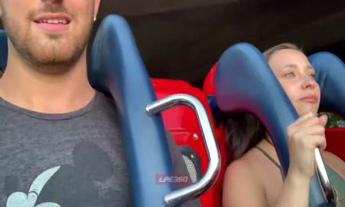 Roller Coaster'da Ecel Terleri Döken Kadın