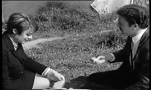 Ufacık Bir Gecekonduda Otursak Mesut Olacağız