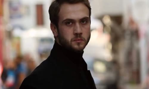 Ünlü Oyuncudan Askerliğe Veda Fotoğrafı